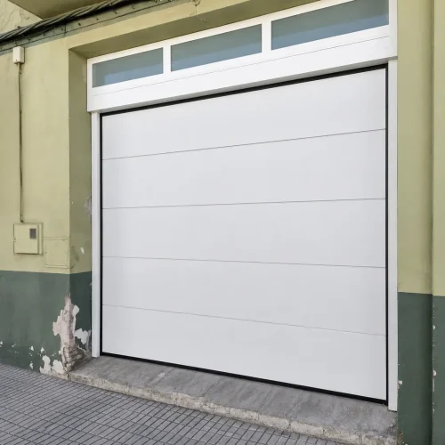 Puerta seccional instalada por Muntatges Ximo